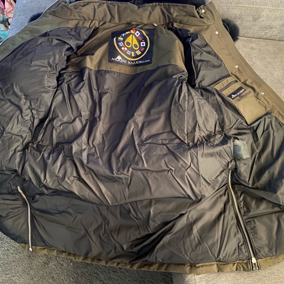🆕🛍Moose Knuckles Women’s Jacket 🧥 Comes with hanger and protective bag. - Picture 8 of 14